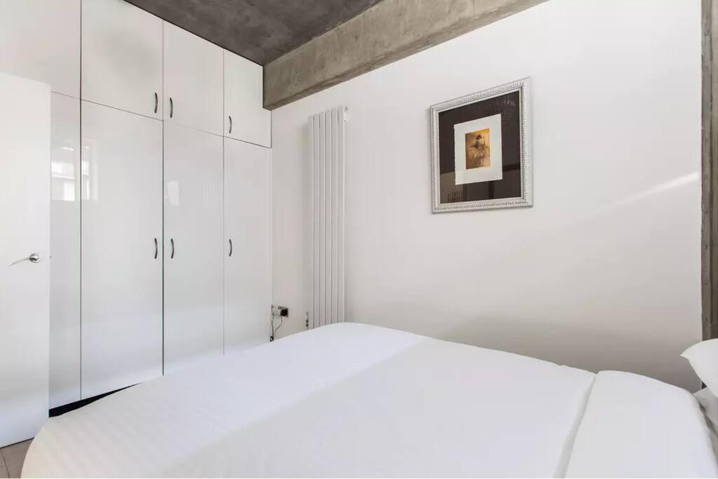Canal-Side Apartment In Shoreditch 런던 외부 사진
