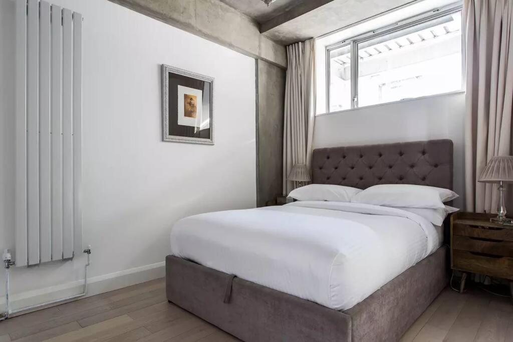 Canal-Side Apartment In Shoreditch 런던 외부 사진