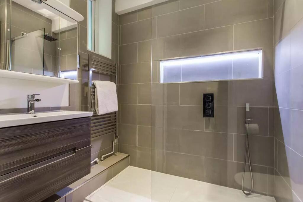 Canal-Side Apartment In Shoreditch 런던 외부 사진